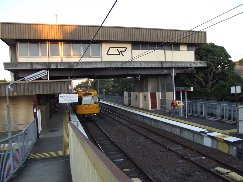 File:Doomben Railway Station, Queensland, June 2012.JPG