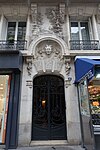 Door frame, 40 avenue Félix Faure 75015 Paris, 11 February 2017.jpg