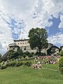 Čeština: Dolní pohled na pevnost Hohenwerfen u Werfenu, okres Sankt Johann im Pongau, Rakousko. English: Downview of Fort Hohenwerfen near Werfen, Sankt Johann im Pongau District, Austria.