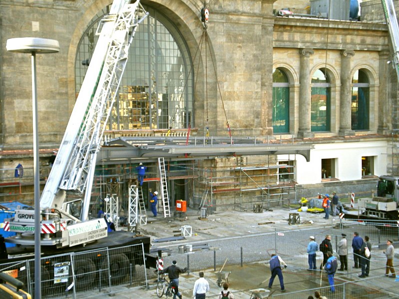 File:Dresden Hauptbahnhof-Sanierung Vordach.-047.jpg