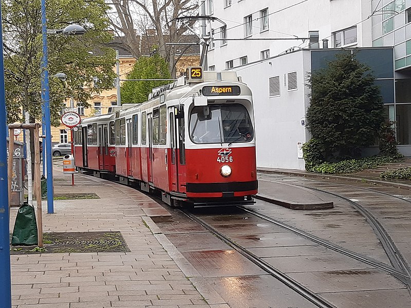 File:E2-Wagen 4056.jpg