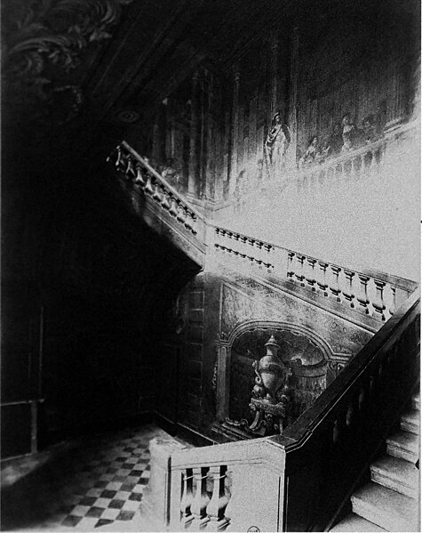 File:ESCalier hotel de luynes 30 aout 1900 04180.JPG