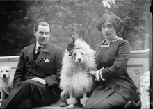 Washington Post scion Edward Beale McLean and his wife, mining heiress Evalyn Walsh McLean, in 1912. The couple owned the Hope Diamond for many years. Edward Beale McLean and Evalyn Walsh.png