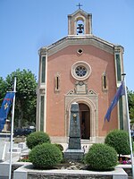 Monument aux morts (commémore : 14-18, 39-45)