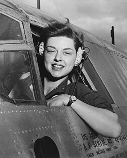 La pilote américaine Elizabeth L. Gardner. (définition réelle 2 309 × 2 887)