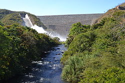 Enrocado y río - Presa El Cercado - Proyecto Río Ranchería ( La Guajira - Colombia).JPG