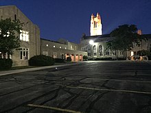 Eksterior dari Menara Gereja Baptis Pertama yang lebih Besar Cleveland.jpg