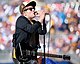 Fall Out Boy-ning Patrik Stump 2016-yilgi T-Mobile -HRDerby-ni ochish uchun chiqish qilmoqda. (28336717050) .jpg