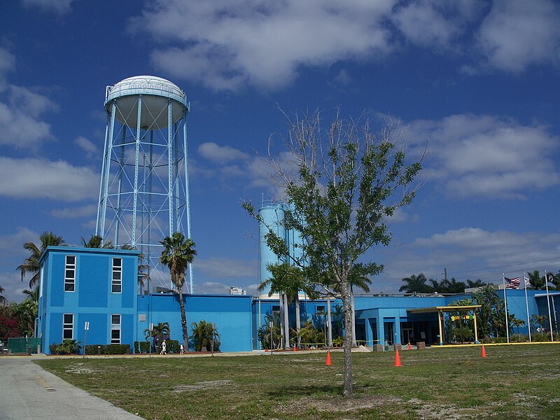 File:Fort Myers FL Imaginarium01.jpg