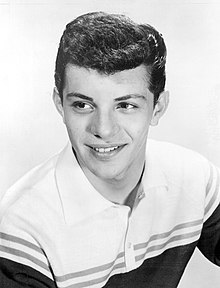 https://upload.wikimedia.org/wikipedia/commons/thumb/9/97/Frankie_Avalon_1959.jpg/220px-Frankie_Avalon_1959.jpg