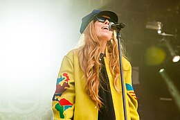 Gabrielle treedt op tijdens Odderøya Live 2012 closeup.jpg