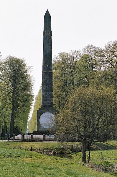 File:Gedenknaald ter herinnering aan de slag bij Quatre Bras - Soest - 20365588 - RCE.jpg