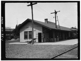 The former Erie Railroad station near the headquarters of the museum. General view of station - Erie Railway, North Tonawanda Station, North Tonawanda, Niagara County, NY HAER NY,32-NOTON,1-1.tif