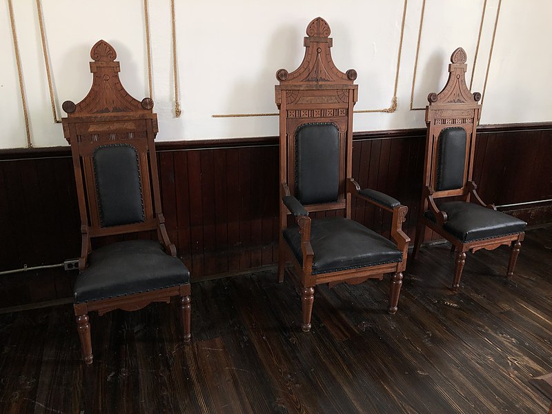 File:German Reformed Church chairs.jpg