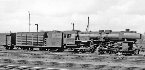 Class 52 at Altenbeken in March 1953 with a 2′2′ T 13.5 Kon tender