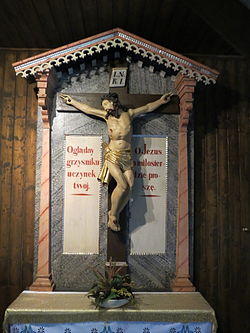 Gliwice, kościół Wniebowzięcia Matki Boskiej, wnętrze, krzyż.JPG