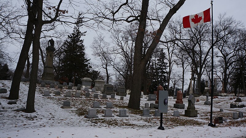 File:Grave Of Alexander Mackenzie - Sarnia, ON.jpg