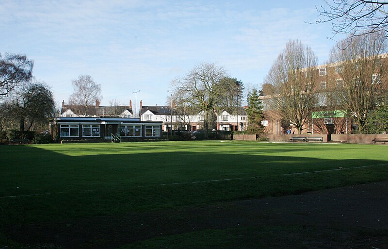 File:Hale Bowling Green - geograph.org.uk - 4832301.jpg