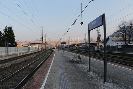 Hallein Bahnhof Bahnsteig