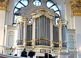 Hamburg St. Michaelis orgel (1) .jpg