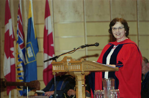 Honorary degree recipient Anne Treisman speaking at Congregation ceremony 2004