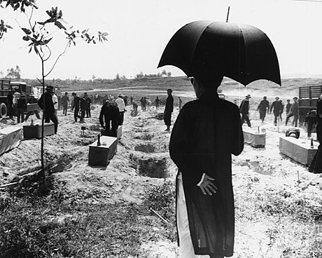 File:Hue Massacre Interment.jpg