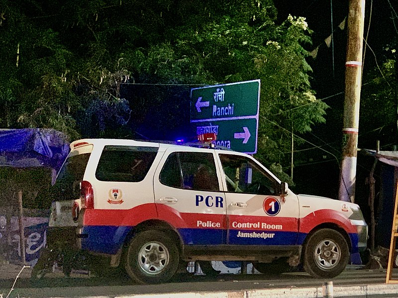 File:Jamshedpur Police’s Patrolling Vehicle 1(Tata Motors Safari Storme SUV) at Pardih Chowk, Jamshedpur (Ank Kumar, Infosys Limited).jpg