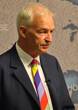 <span class="mw-page-title-main">Jon Snow (journalist)</span> English journalist and television presenter