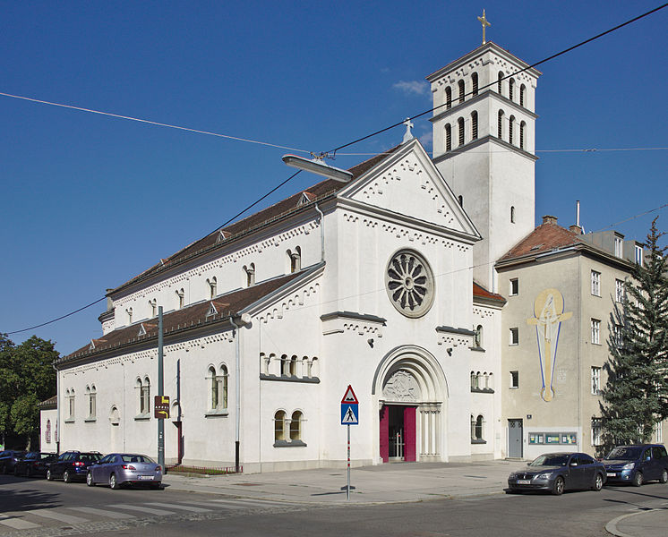 File:Kath. Pfarrkirche, Sühnekirche hl. Herz Jesu (52259) IMG 4970.jpg