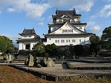 After arriving in Osaka, teams visited Kishiwada Castle to find a clue. Kishiwada Castle Tenshu1.jpg