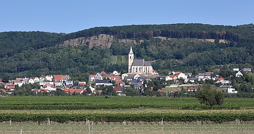 Kleinhöflein im Burgenland at the foot of the Leitha Mountains