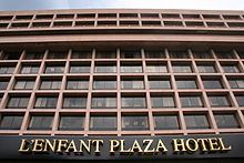 Facade L'Enfant Plaza Hotel sign.jpg