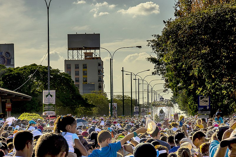 File:LLegando a la Catedral.jpg