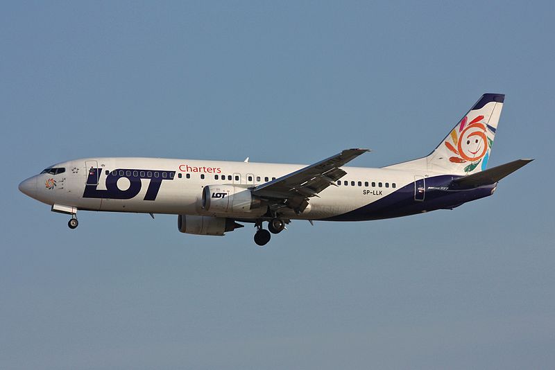 File:LOT Charters Boeing 737-4Q8 SP-LLK (23902673146).jpg