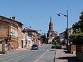 Français : Rue principale vue vers l'est, Labastide-Beauvoir, Haute-Garonne, France