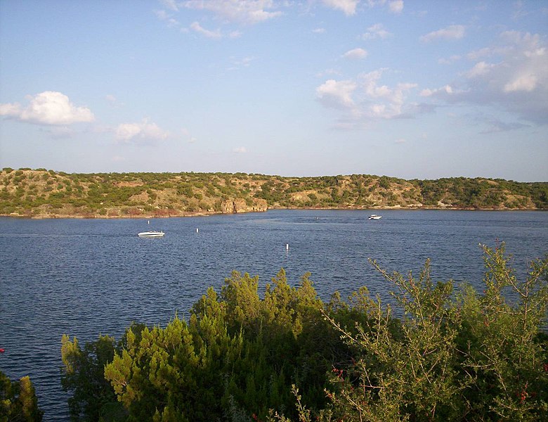 File:Lake Alan Henry.jpg