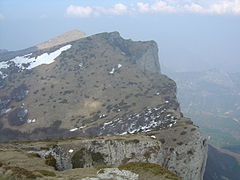 Les Trois Becs : le Signal (1559 m) et la Roche Courbe (1545 m) vus depuis le Veyou (1589 m).