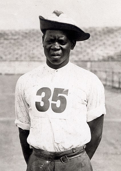 File:Len Taunyane.jpg