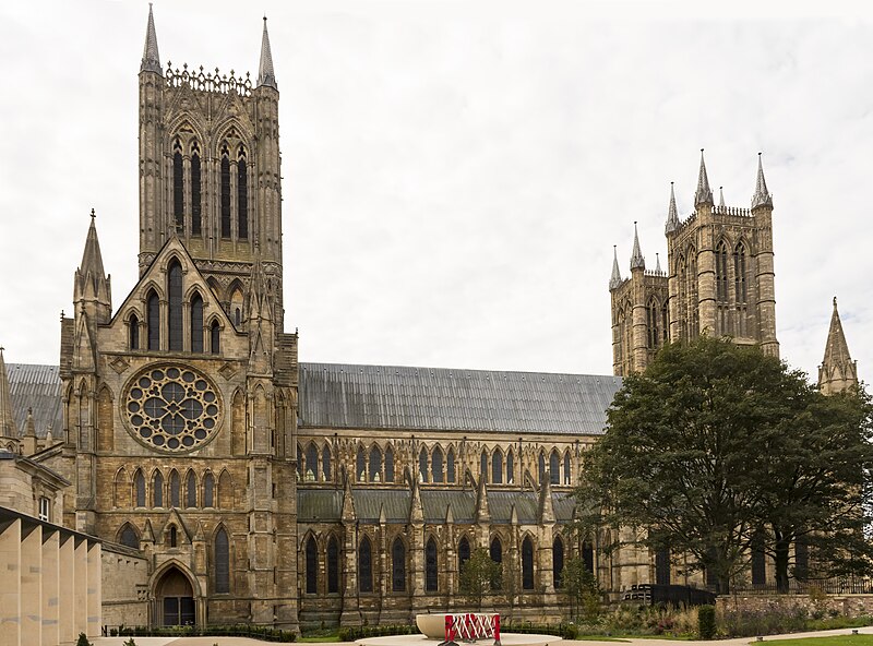 File:Lincoln Cathedral, North side (50394488811).jpg