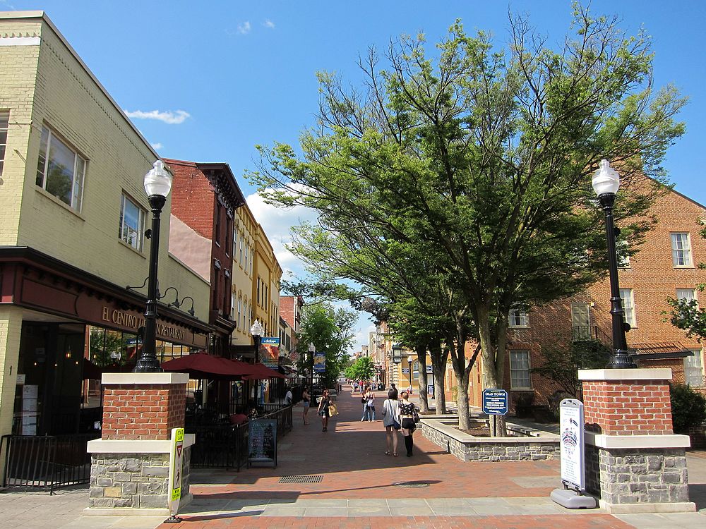 The population density of Winchester in Virginia is 23.97 square kilometers (9.25 square miles)