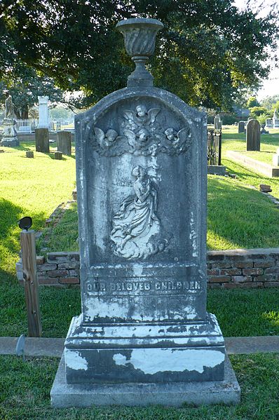 File:Magnolia Cemetery Mobile Alabama 20.JPG