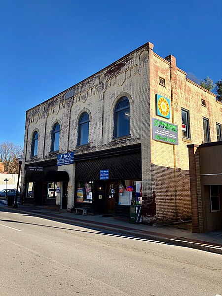 File:Main Street, Canton, NC (39755114933).jpg