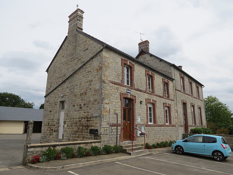 File:Mairie - Avrilly (Orne).jpg