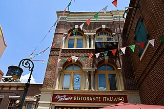 <span class="mw-page-title-main">Mama Melrose's Ristorante Italiano</span> Italian-American Restaurant in Florida, United States