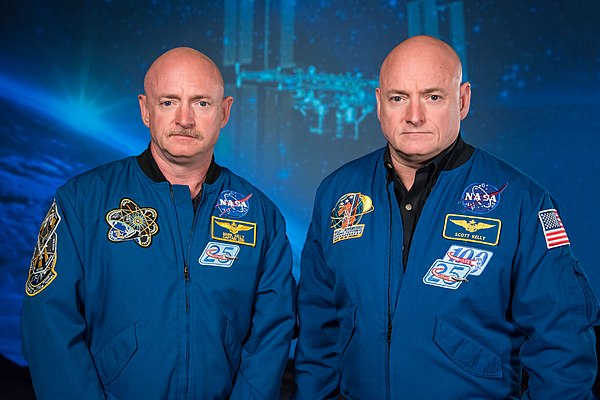 Mark and Scott Kelly after the Year in Space mission (2016)