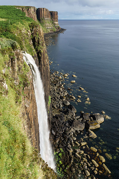 File:Mealt Waterfall with Kilt Rock, Isle of Skye - 2.jpg