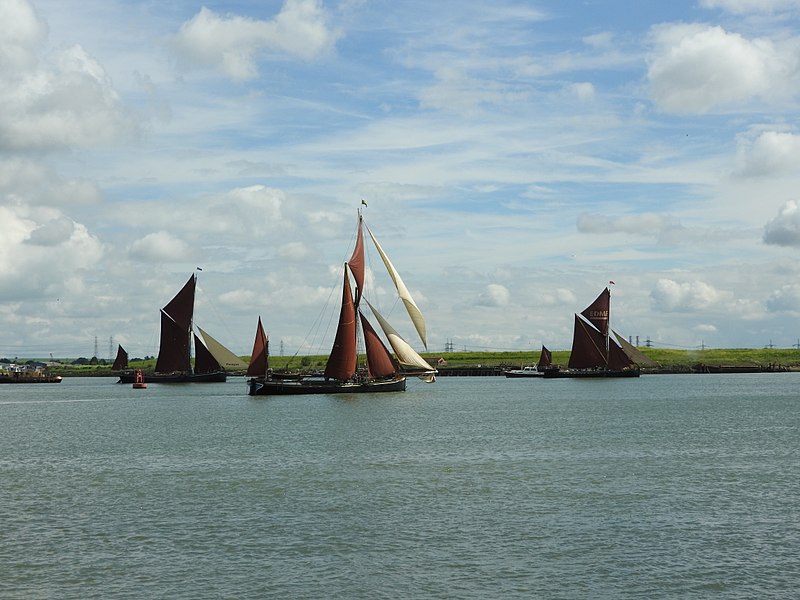 File:Medway Estuary 2017 Barge Race, 4775.JPG