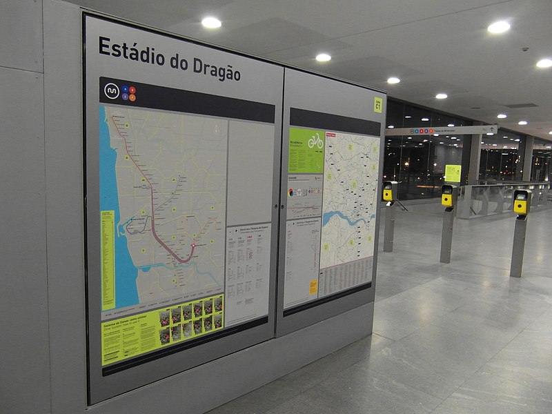 File:Metro do Porto - Estação Estádio do Dragão (8233821416).jpg