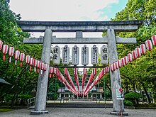 宮崎縣護國神社、みたま祭の提灯が整然と並ぶ境内