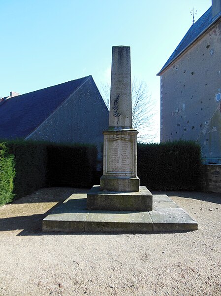 File:Monument aux morts de Saint-Léger-Vauban.JPG